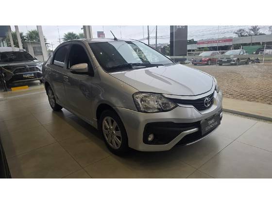TOYOTA ETIOS 1.5 XLS SEDAN 16V FLEX 4P AUTOMÁTICO TOYOTA ETIOS 1.5 XLS SEDAN 16V FLEX 4P AUTOMÁTICO